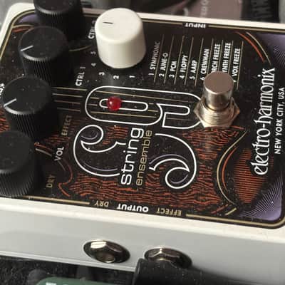 MINT IN BOX Electro-Harmonix String9 String Ensemble 2022 - Present - White / Brown Graphic image 4