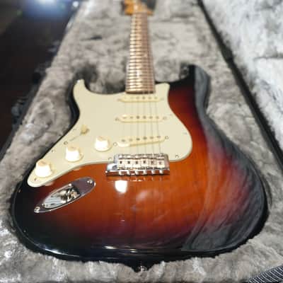 2017 Fender American Professional Left-Handed Stratocaster 3-Color Sunburst Mint imagen 5