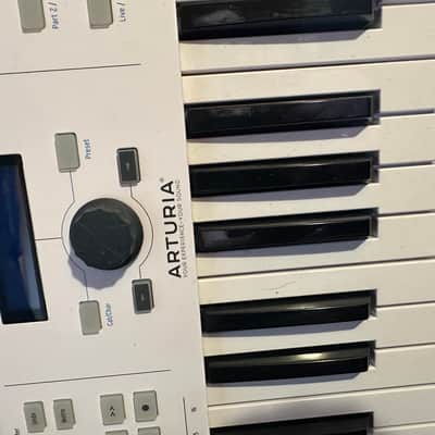 Arturia KeyLab Essential 61 MkIII MIDI Controller 2023 - Present - White image 2