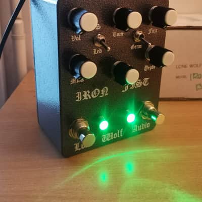 Lone Wolf Audio Iron Fist V3 fuzz image 3