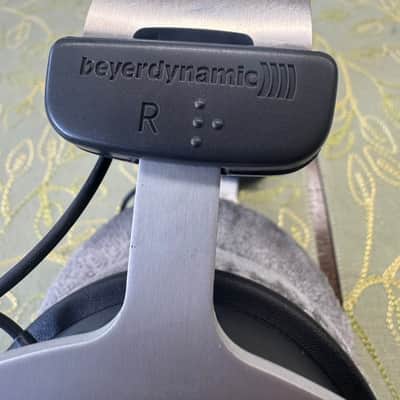 Beyerdynamic DT-880 Pro. Semi-Open Studio Headphones. image 7