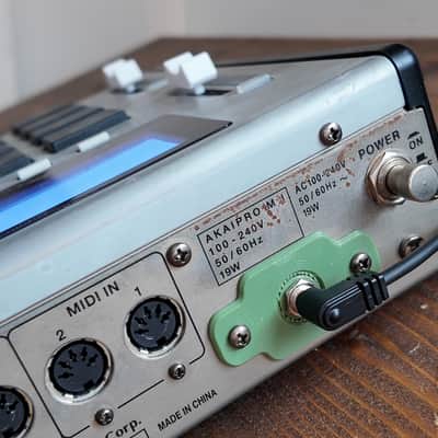 Akai MPC1000 - jjosXL - DC power supply mod - LCD screen upgrade image 9