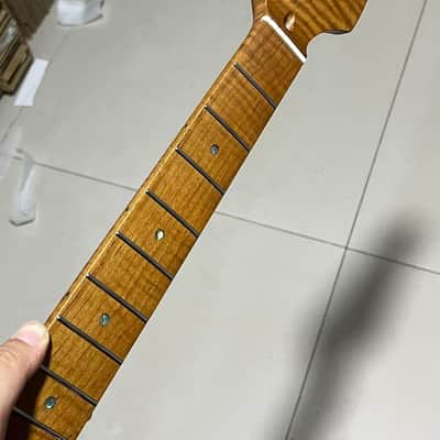 AAAA Round end stainless steel 22 frets roasted flame Maple guitar neck 25.5inch hole 10mm image 3