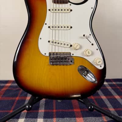 Fender Stratocaster with Rosewood Fretboard 1966 - 1971 - Sunburst image 2