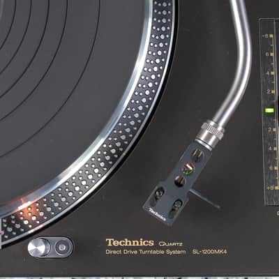 Technics SL-1200MK4 Black direct drive DJ turntable in Excellent Condition image 6