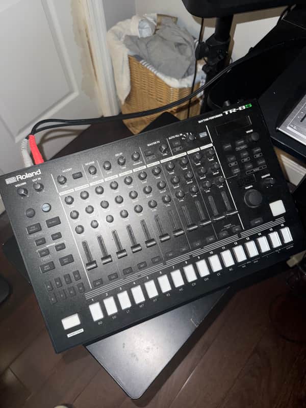 Roland TR-8S AIRA Rhythm Performer with Sample Playback 2018 - Present - Black image 1