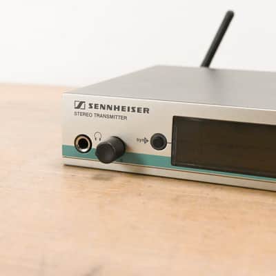 Sennheiser ew 300 IEM G3 Wireless In-Ear Monitoring System - 516-558 MHz CG015AD image 3