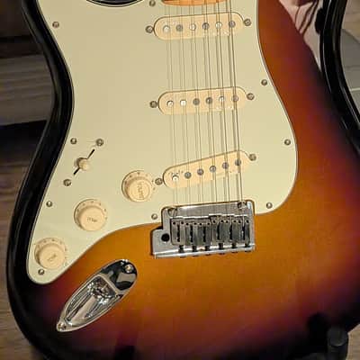 Fender American Ultra Stratocaster LEFT HAND 2021-2023 - 3 Color Sunburst image 14