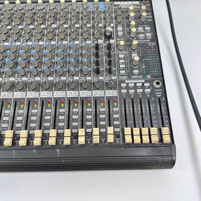 Mackie 1604-VLZ Pro 16-channel Mic/Line Mixer with Premium XDR Mic Preamplifiers image 7