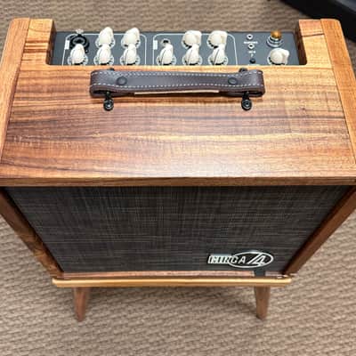 Taylor Circa 74 150-Watt 1 x 10” Koa Acoustic Guitar Amplifier image 4