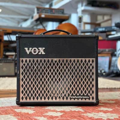 【VOX】Valvetronix VT15ギターアンプ Vox Valvetronix VT15 | Sweetwater