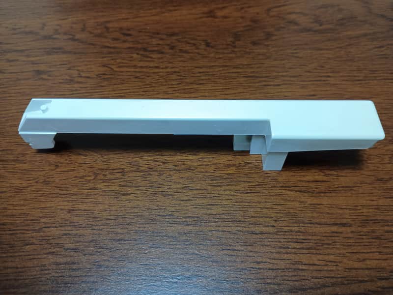 Roland Juno-2 / HS-80 / JX-8P / JX-10 / D-50 / S-10 / S-50 / A-50 / VK-1 / MKB-200 | White Key “B/E” (Style 28W) | Part No. 22575211 | Genuine Original Part | From Japan image 1