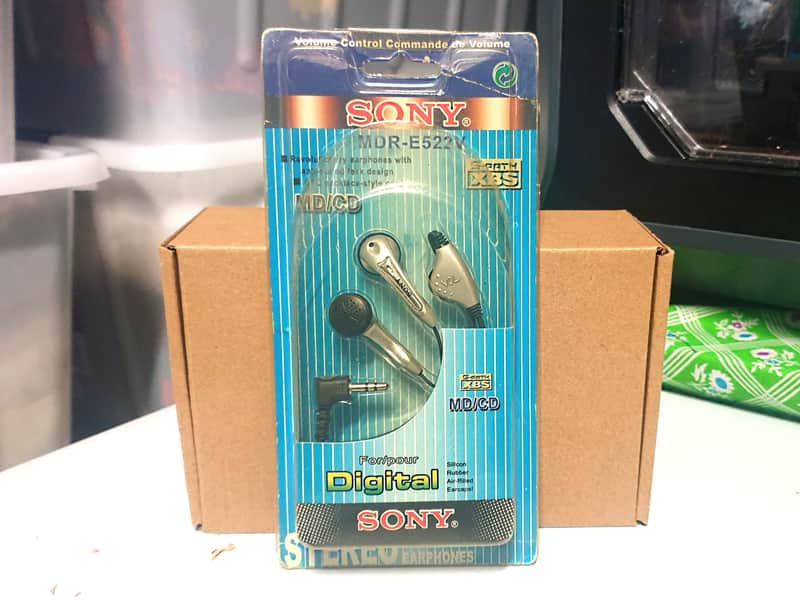 Vintage Sony MDR-E522V Stereo Headphones with Volume Control - New Open Box image 1
