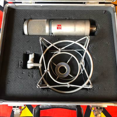 sE Electronics sE2200a Large Diaphragm Cardioid Condenser Microphone 2009 - 2012 - Silver image 2