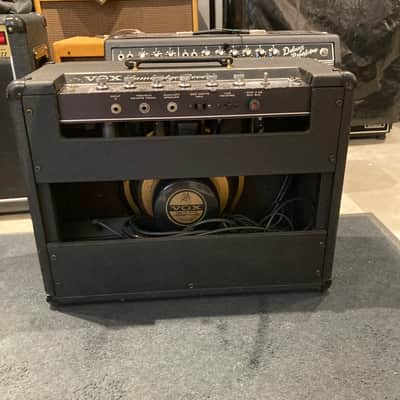 Vox V-3 Cambridge Reverb 17-Watt 1x10" Guitar Combo 1965 - 1970 - Black image 2