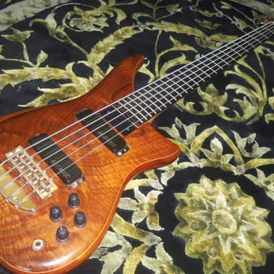 Alembic Epic 5 String Bass 1994 Natural image 9
