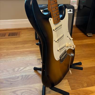 1984 Fender American Vintage '57 - AVRI 1957 Reissue Stratocaster - Sunburst - w/Case image 5