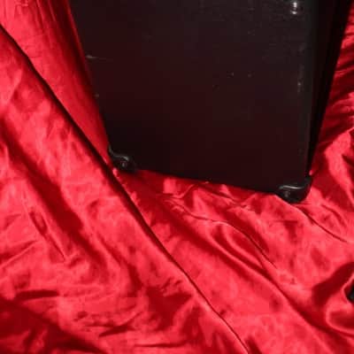 Line 6 Spider 210 W/ FB-4 footswitch 50-Watt 2x10" Stereo Digital Modeling Guitar Combo 1999 - 2000 - Black / Red image 4