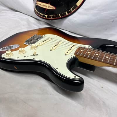 Fender Road Worn '60s Stratocaster Strat Electric Guitar - 3-Color Sunburst image 16