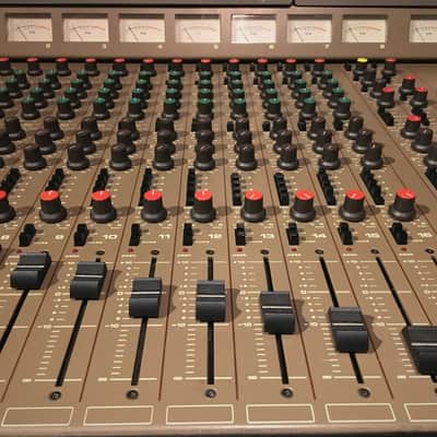The Big Brown Analogue Sound - vintage Allen & Heath System 8 Mk1 16:8:2 analogue mixing desk! image 5