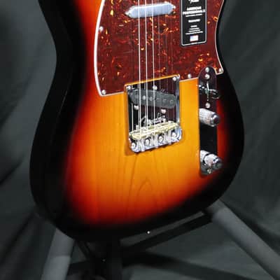 Fender American Professional II Telecaster with Rosewood Fretboard 2024 - 3-Color Sunburst image 4