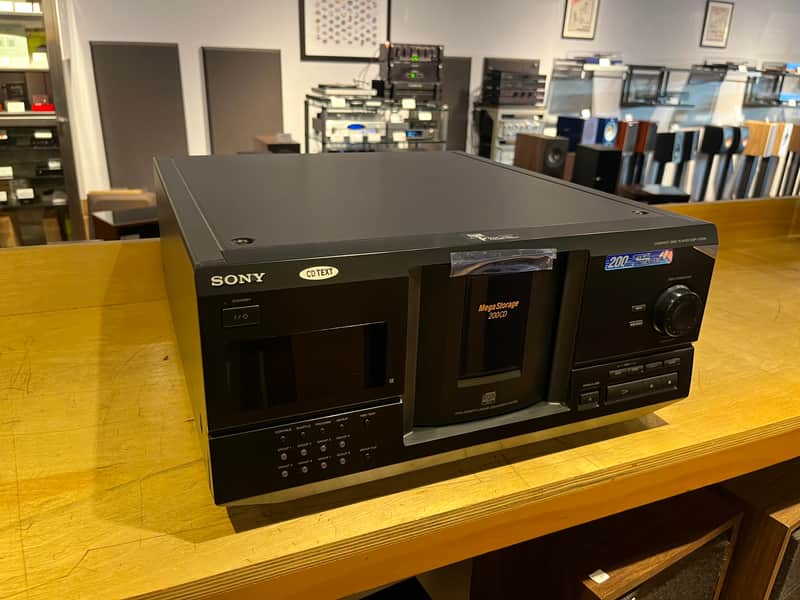 Sony CDP-CX235 200-Disc Mega Changer in Black Finish w/ Box, Manual & Remote image 1