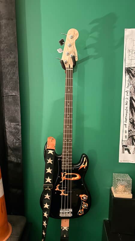 Squier Sonic Precision Bass 2023 - Present - Black image 1