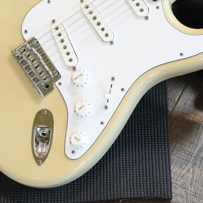 Mint! 2025 Fender Limited Edition American Pro Stratocaster w/ Rosewood Neck Electric Guitar Desert Sand + COA OHSC image 7