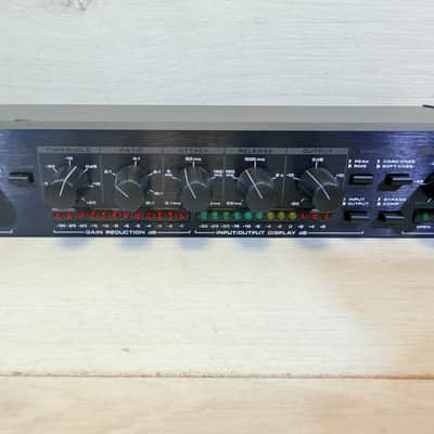 Alesis 3630 Dual Channel Compressor Limiter Gate w/ Power Supply Rackmount image 3