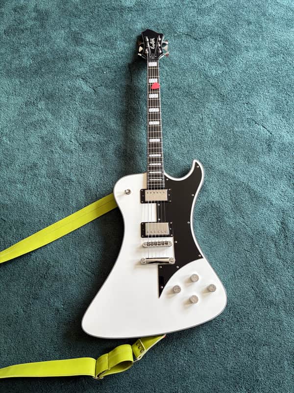Hagstrom Fantomen 2010s - White w/ Hardshell Case image 1
