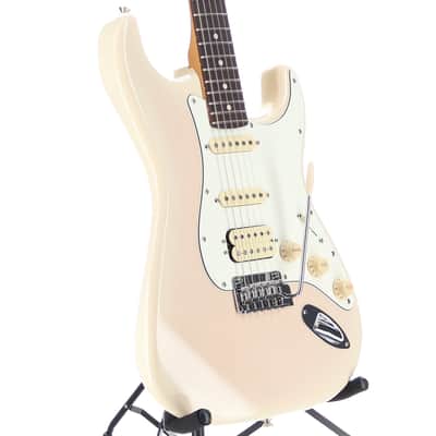 Fender Certified Pre-Owned Player II Stratocaster HSS, Rosewood Fingerboard, White Blonde (K10) (30905) image 3