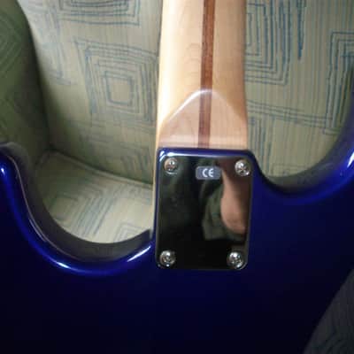 Fender Standard Stratocaster with Maple Fretboard 1998 - 2001 - Midnight Blue image 8