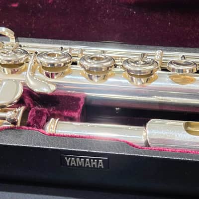 Yamaha YFL-687H Professional Flute - Reconditioned image 6