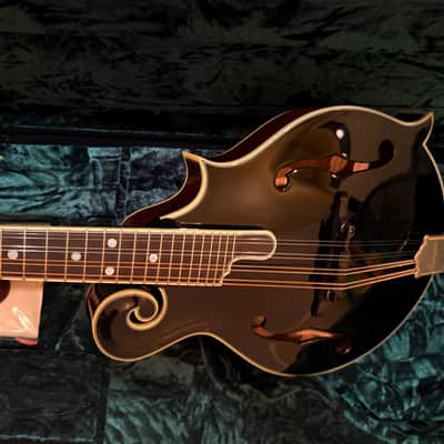 Bourgeois Guitars M5-F-BT, Bourgeois M5-F black top f- style mandolin- aged tone Adirondack/ European maple. 2025 - High gloss finish. Bourgeois M5-F black top f- style mandolin- aged tone Adirondack/ European maple. Mint condition. image 4