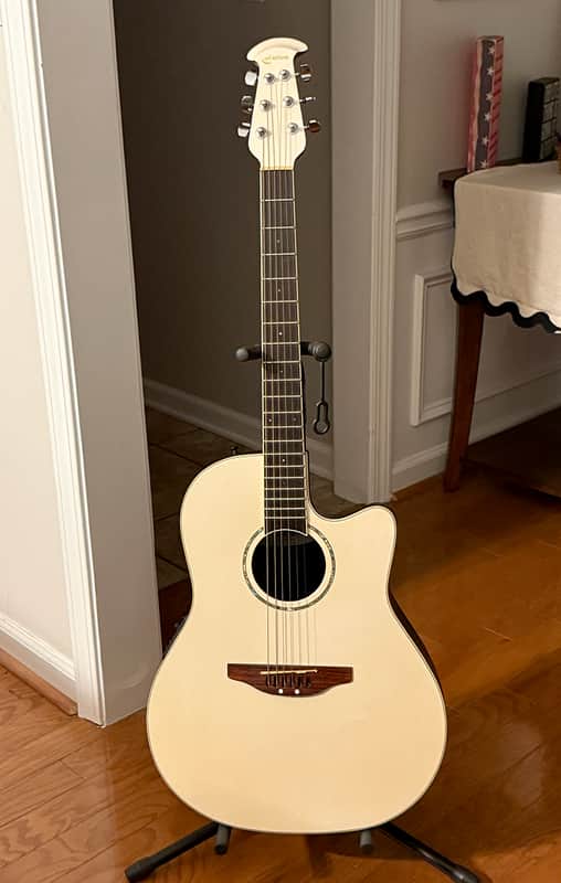 Ovation Celebrity CC24 2010's - White Sparkle Pearl image 1