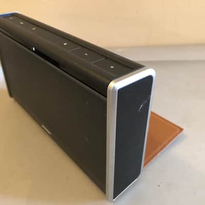 Bose Soundlink Wireless Mobile speaker (Leather) image 2