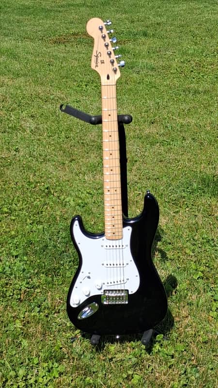 Left-Handed Squier Stratocaster – Black Gloss – SSS – Hard Case Included image 1