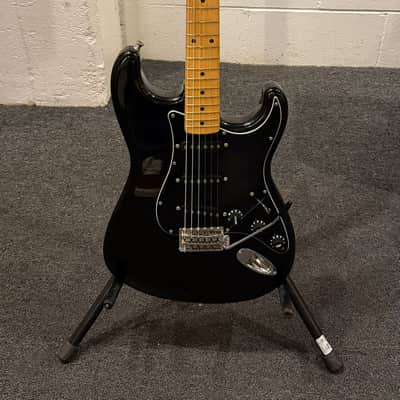 Squier Stratocaster 1983-1984 - Black image 1