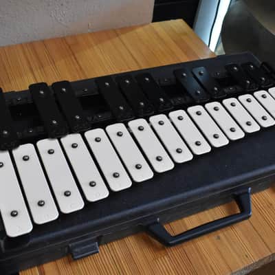 Used CB 25 Note Percussion Bell Set w/ Case image 3