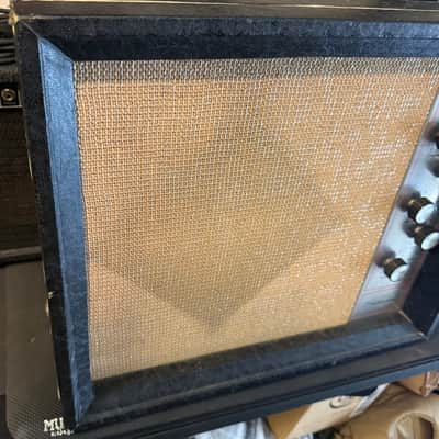 Silvertone Model 1472 10-Watt 1x12 Guitar Combo Amplifier image 2