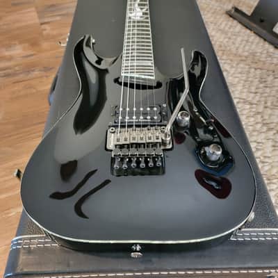 ESP Kiko Loureiro Signature Electric Guitar 2009 MIJ Black Excellent Condition W/Case image 3