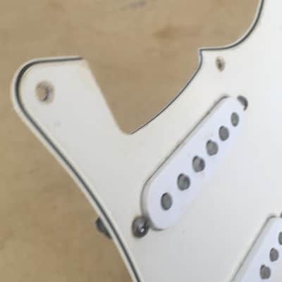 2000s Genuine Fender Guitar Aged Relic Loaded Strat Pickguard Pickups Parchment Natural Aging image 8