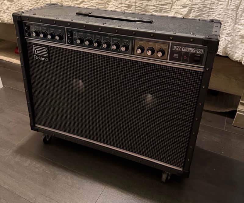 Roland JC-120 Jazz Chorus 2-Channel 120-Watt 2x12" Guitar Combo