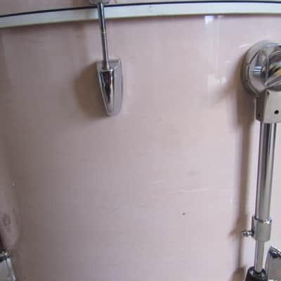 Yamaha Tour Custom Maple Drum Kit in Sakura White (Pink). 22,12,16 - Roadworn image 10