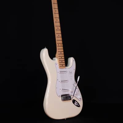 Fender Standard Stratocaster, Maple FB, Olympic White image 8