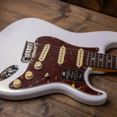 Fender American Ultra Stratocaster with Rosewood Fretboard 2019 - Present - Arctic Pearl image 6