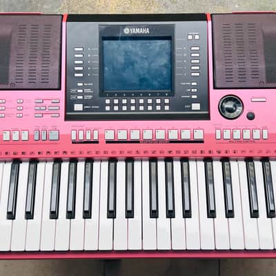 Yamaha PSR-S910 61-Key Arranger Workstation 2010s - Pink