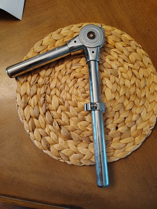 Pearl Uni Loc Tom Mount (older version) - Chrome image 1