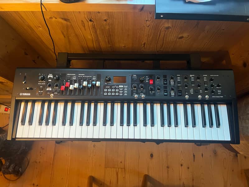 Yamaha YC61 61-Key Stage Keyboard image 1