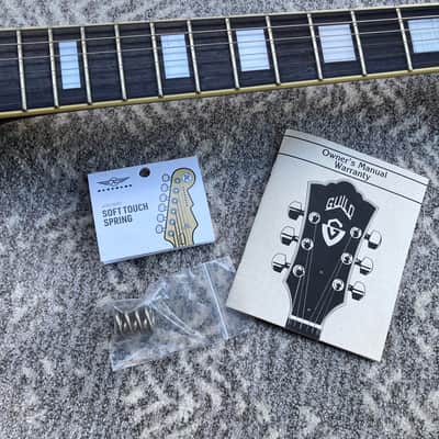 DeArmond M77-T with Hard Case image 9